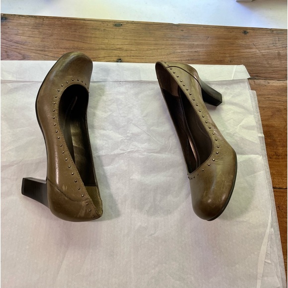 Natural Soul New Light Olive Pump - Picture 3 of 6